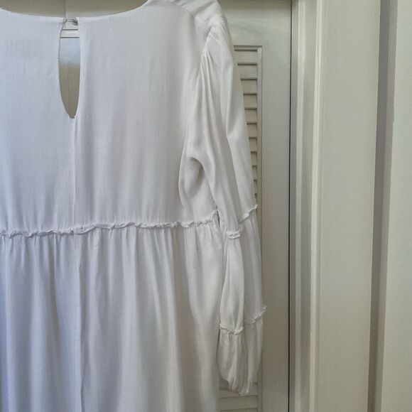 Showpo Summer Soul Dress White Ruffled Bottom Lightweight, Size 8 - Picture 12 of 16
